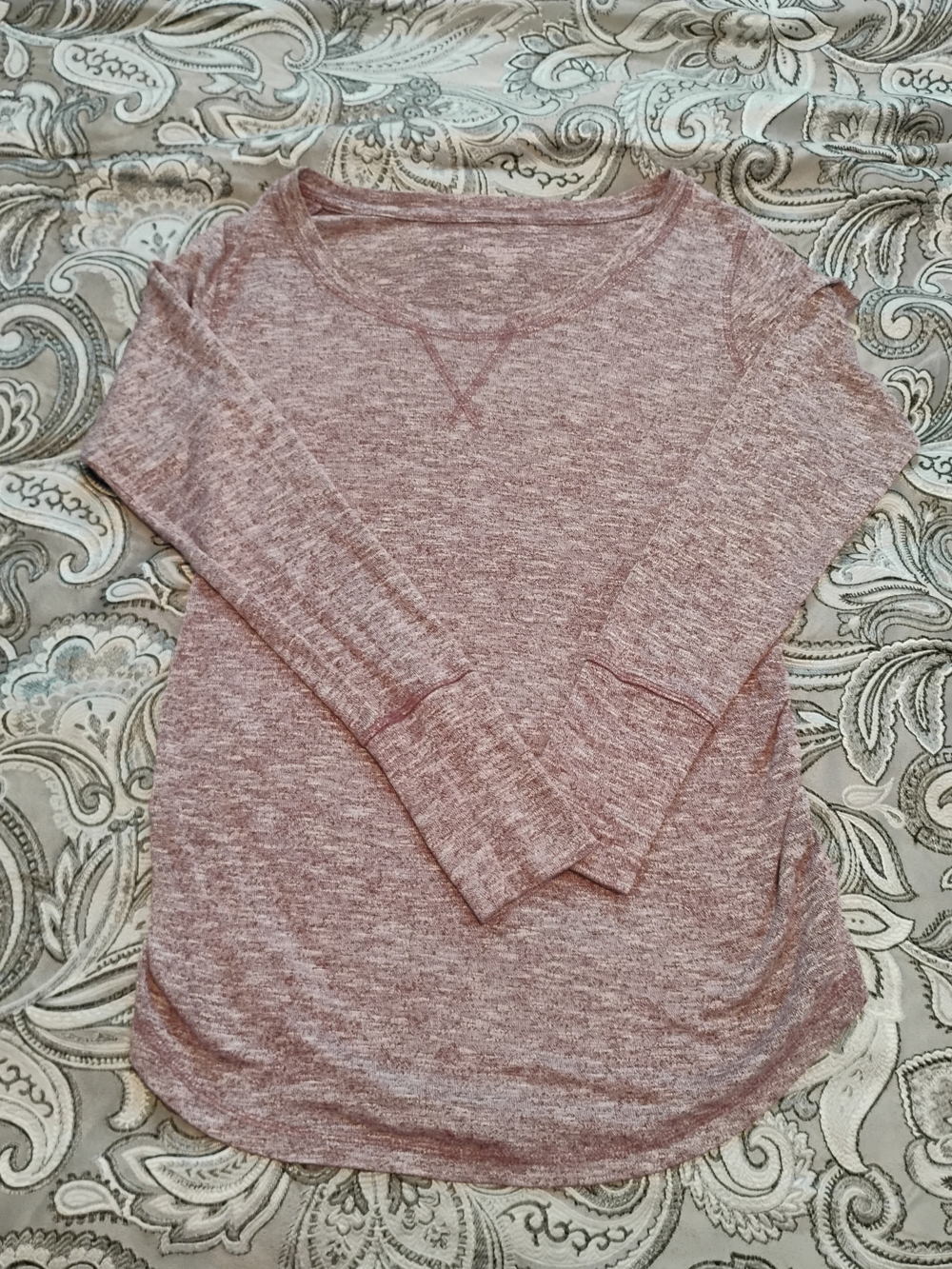 Women’s Liz Lange Maternity Cozy Ruched-Side Knit Top  Size M